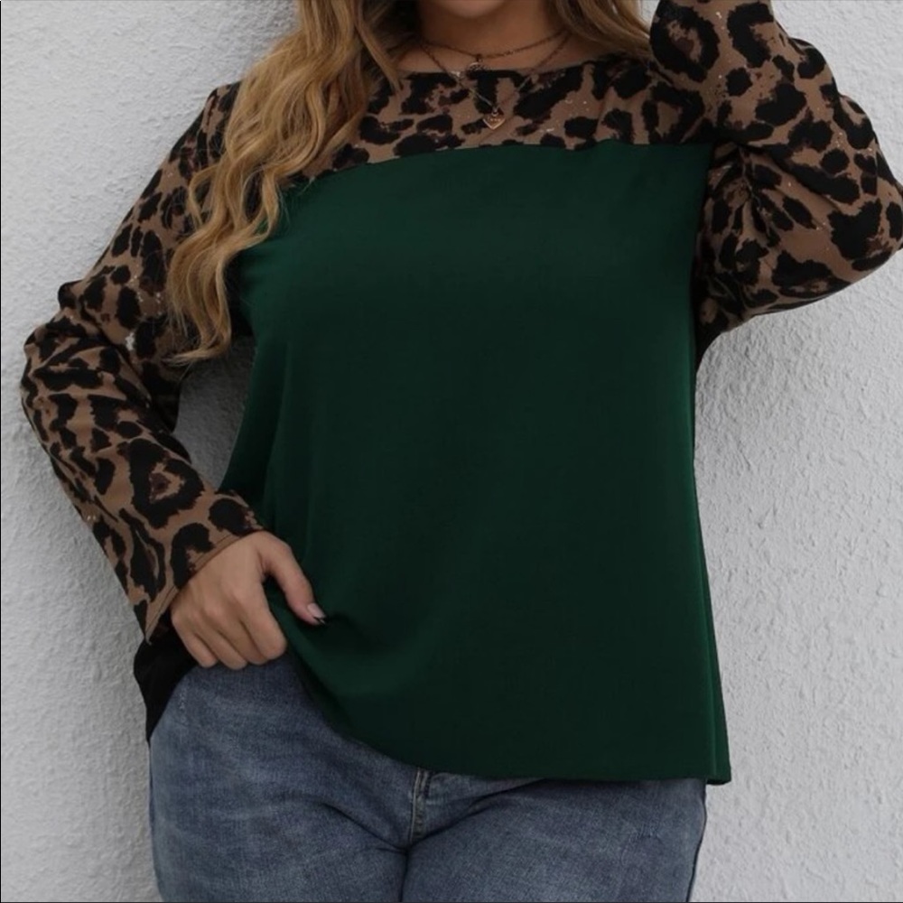‼️LAST CALL PRICE FIRM‼️ 💚 Leopard long sleeve blouse! - Picture 3 of 15
